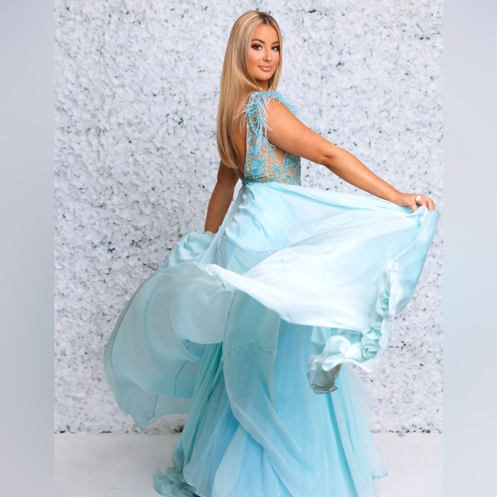 Jovani Couture Pageant Dress Gown sz 6. Ice blue. Silk!